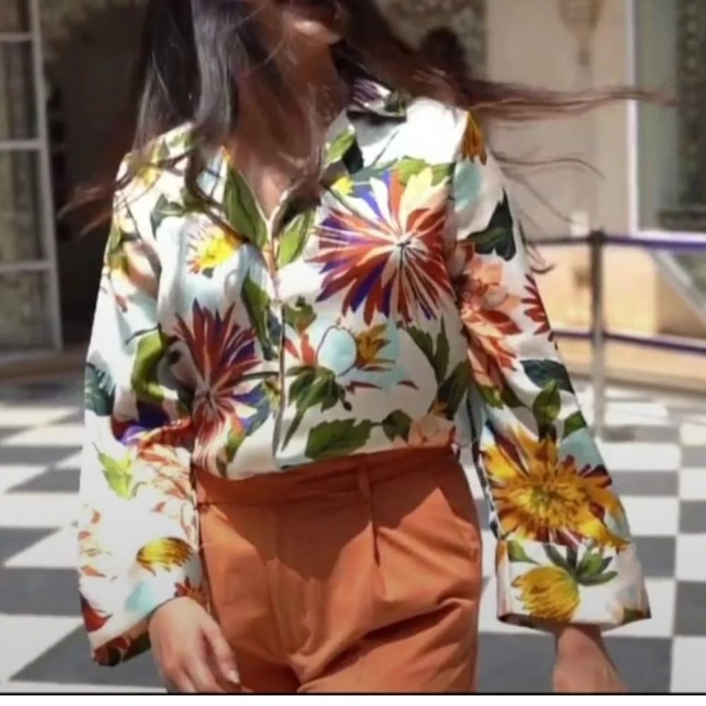 ZARA Satin‎ floral print buttoned down woman’s shirt blouse Sz XS